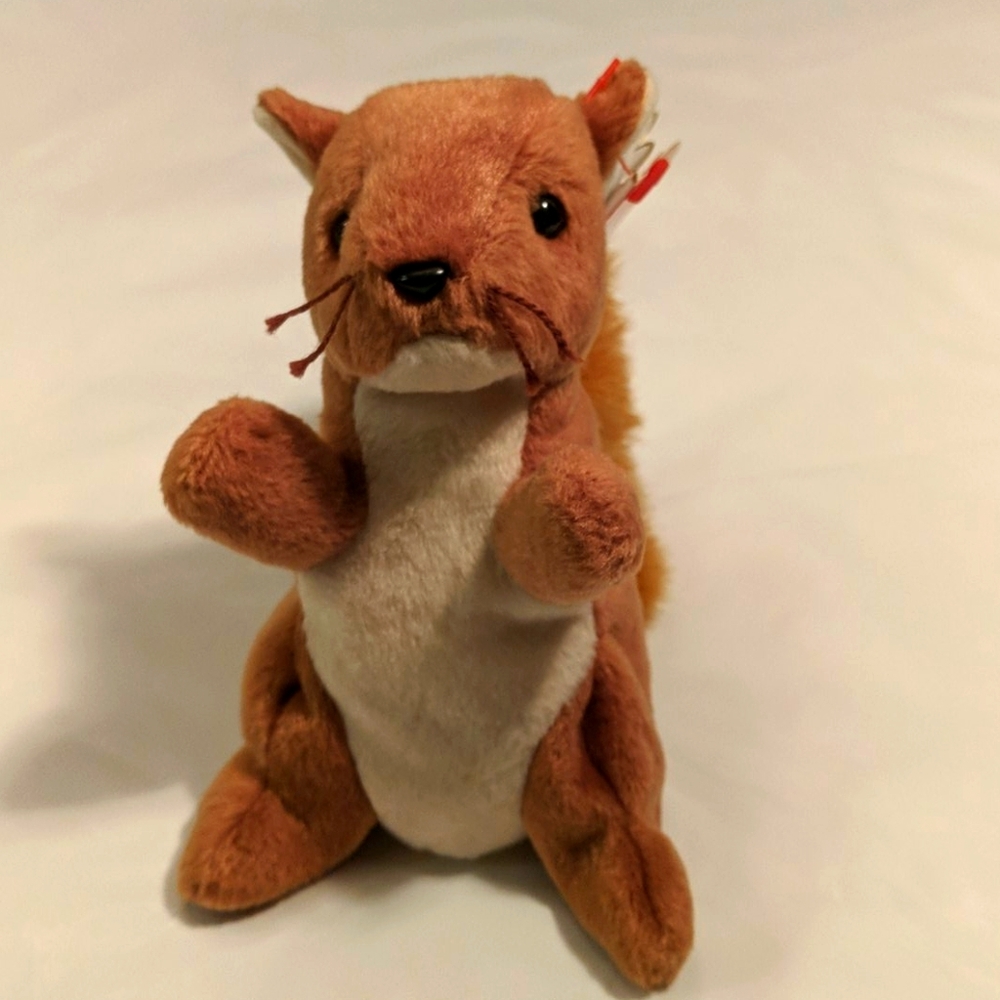 Beanie Baby  Nuts the Squirrel
